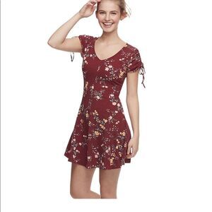 Love Fire Marron Floral V Neck  Cold Shoulder Dress M EUC NWT